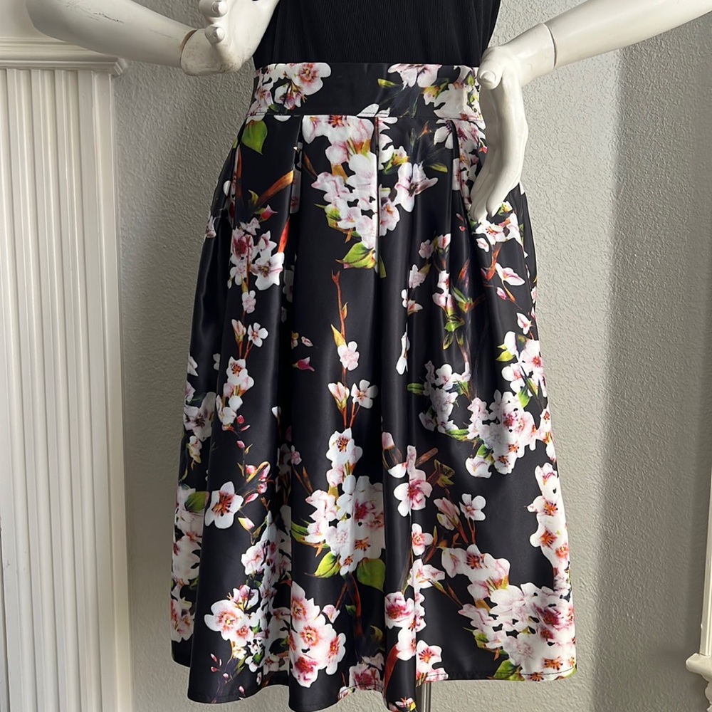 Choies cherry blossom pleated midi skirt - Size Small